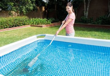 Cómo conectar un limpiafondos en una piscina desmontable